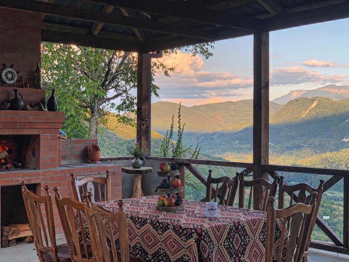 Gentry House Hotel Амбролаури Екстериор снимка